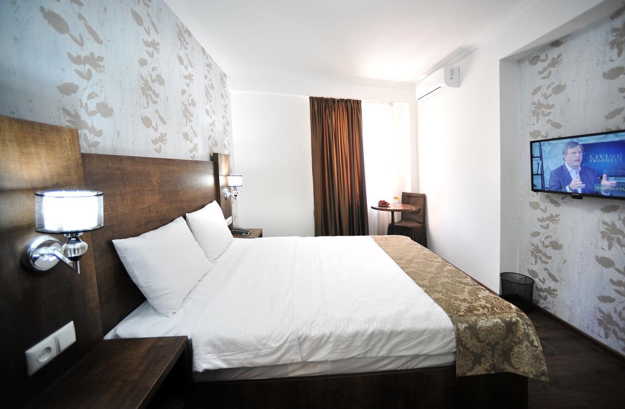 Rk City Hotel Tbilisi Esterno foto