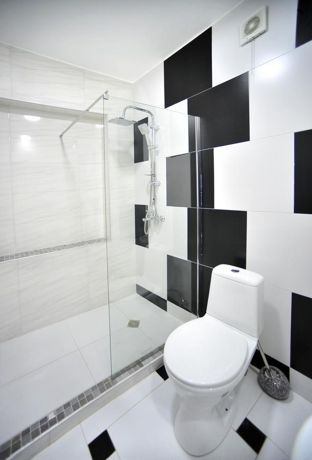 Rk City Hotel Tbilisi Esterno foto