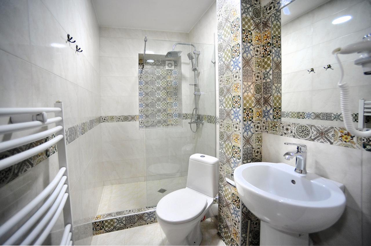 Rk City Hotel Tbilisi Esterno foto