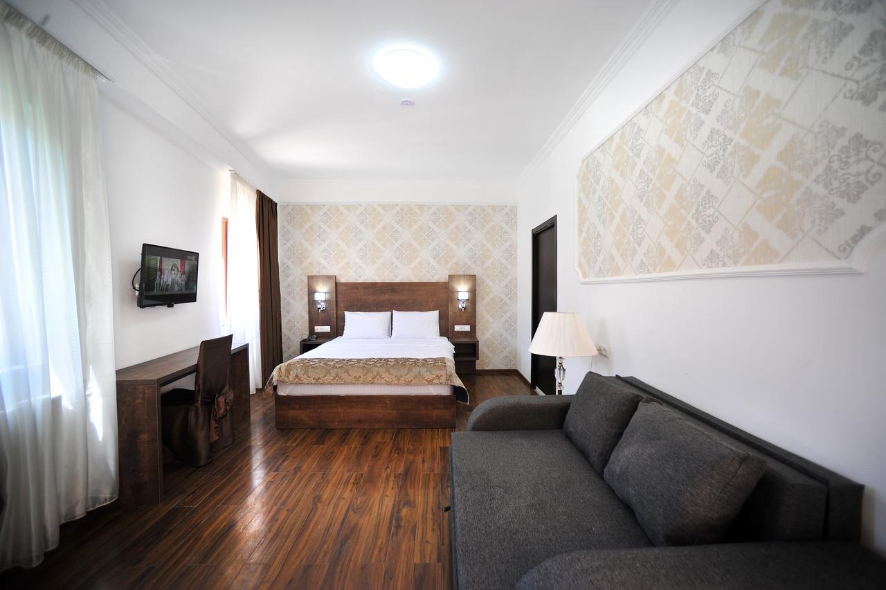 Rk City Hotel Tbilisi Esterno foto