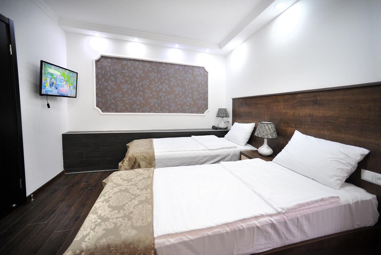 Rk City Hotel Tbilisi Esterno foto