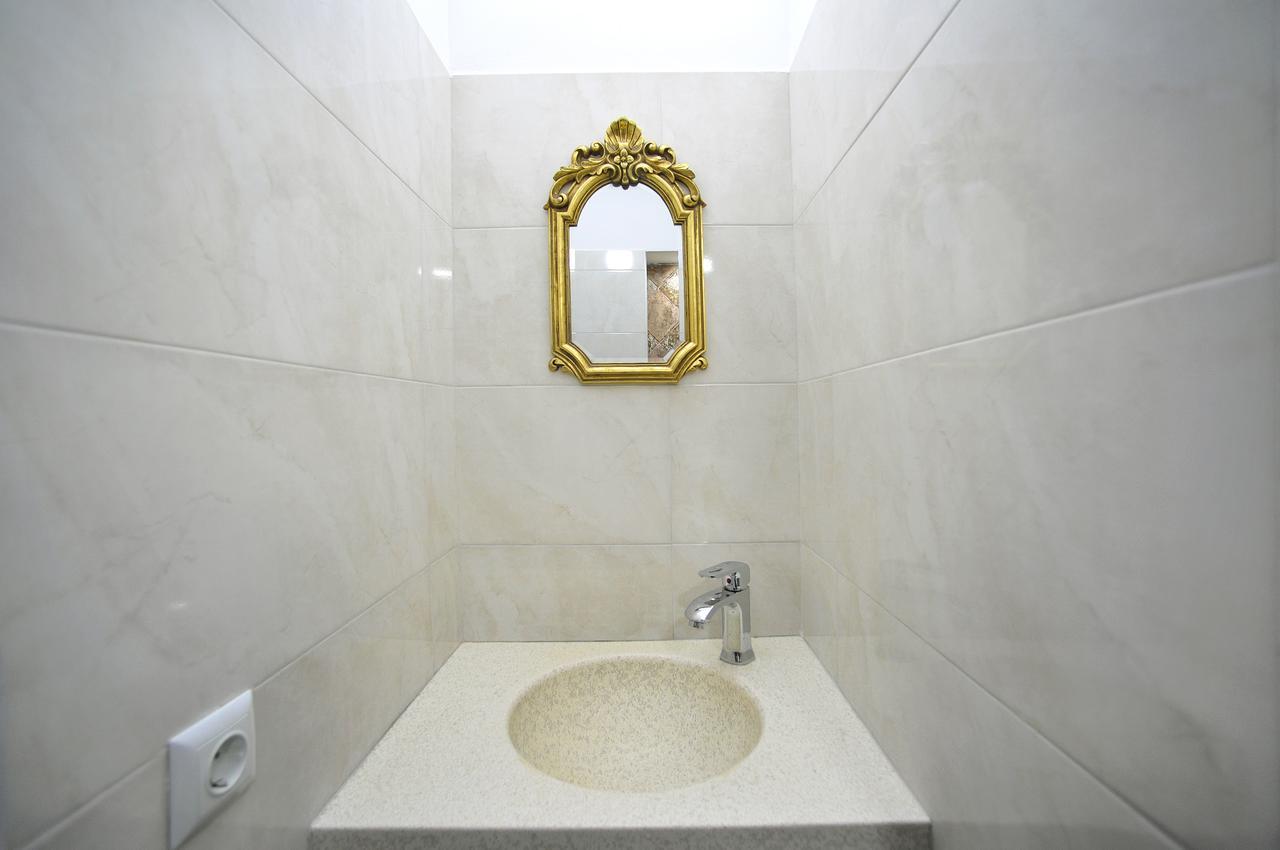 Rk City Hotel Tbilisi Esterno foto